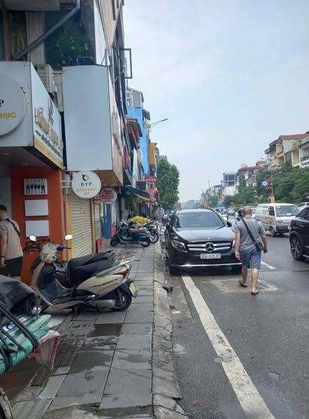 Cửa hàng mặt phố Nghi Tàm, Tây Hồ 40m² giá 8 triệu - Kinh doanh sầm uất!