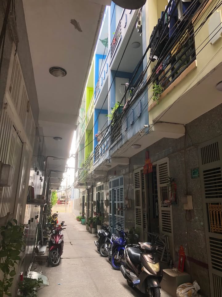 Nhà phố 1 trệt 2 lầu hẻm ô tô 3,5m quận 8 chỉ 2 tỷ - Gần cầu Bình Tiên sắp khởi công!