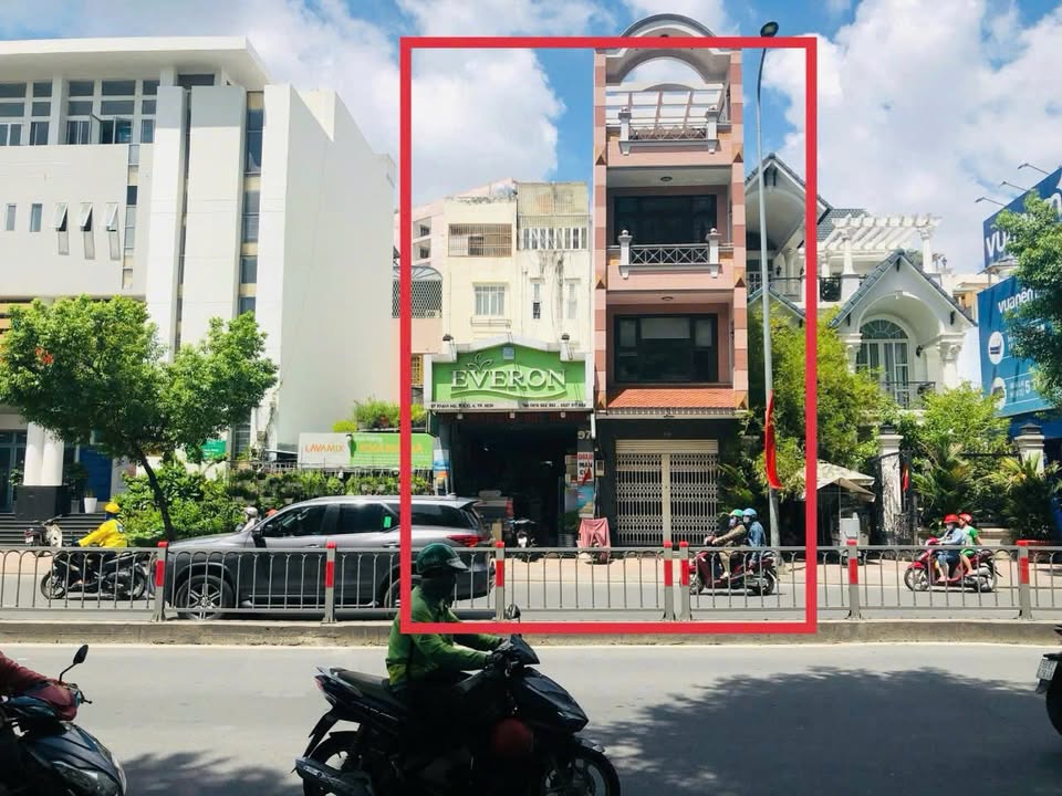 Nhà mặt tiền Khánh Hội, Quận 4, 170m² - Đầu tư sinh lời với vị trí đắc địa!