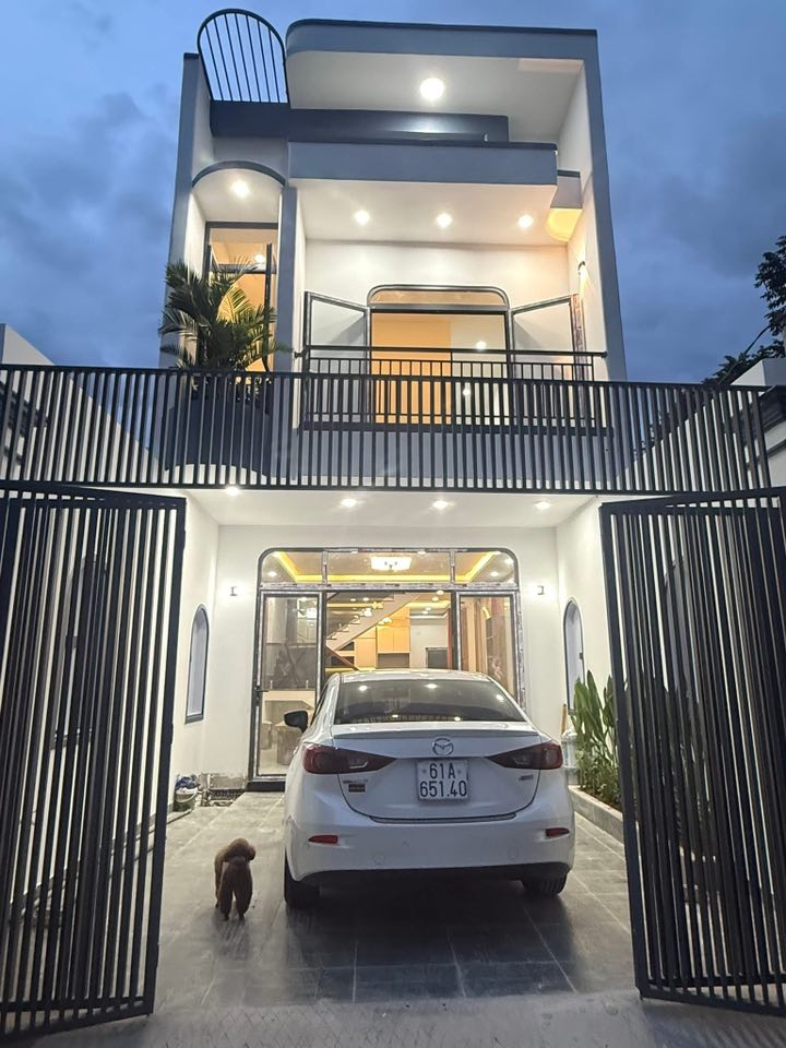 Nhà bán Phú Mỹ Thủ Dầu Một 100m² giá 4.2 tỷ - Hướng Nam mát mẻ, full nội thất cao cấp!