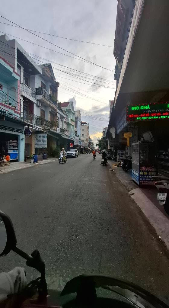 Dãy trọ 1 trệt 1 lầu tại Bình Hòa, 98m² giá 4.1 tỷ - Đầu tư sinh lời ngay lập tức!