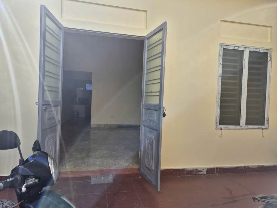 Nhà cấp 4 Hạ Long 56m² giá chỉ 1.2 tỷ - Hướng Đông, gần cấp cứu Mỏ Hà Tu!