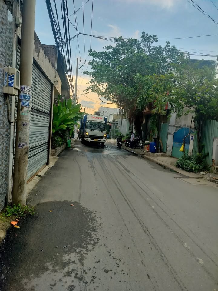 Nhà mặt tiền Quốc lộ 13, Thủ Đức 84m² giá 6.8 tỷ - Đầu tư sinh lời!