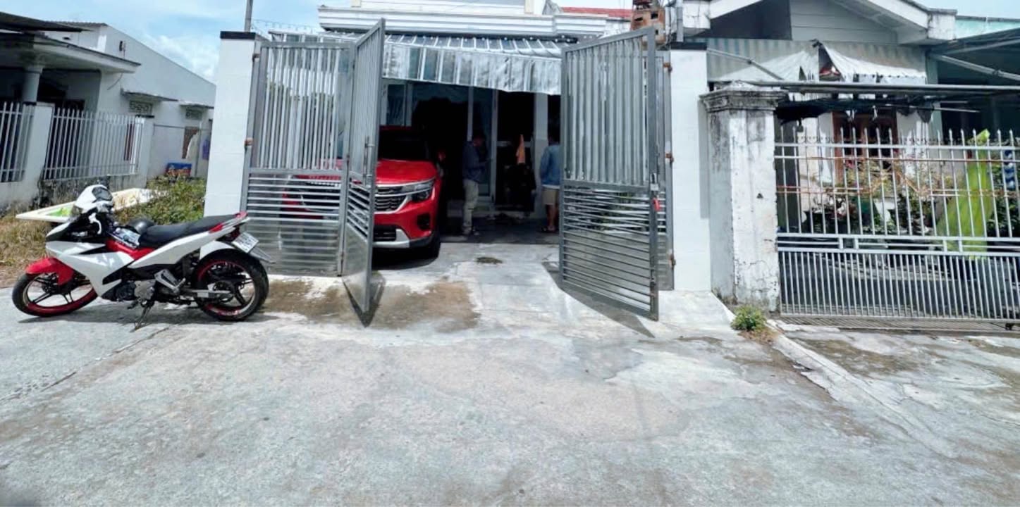 Nhà riêng Diên Thạnh 95m² - Đường lớn, ô tô vào thoải mái!