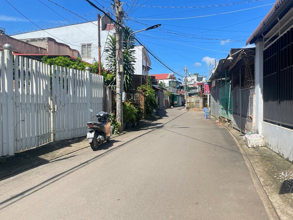 Nhà cũ hẻm nhựa 191, Xuân Hòa, 168m² giá 4 tỷ - Sổ đỏ chính chủ!