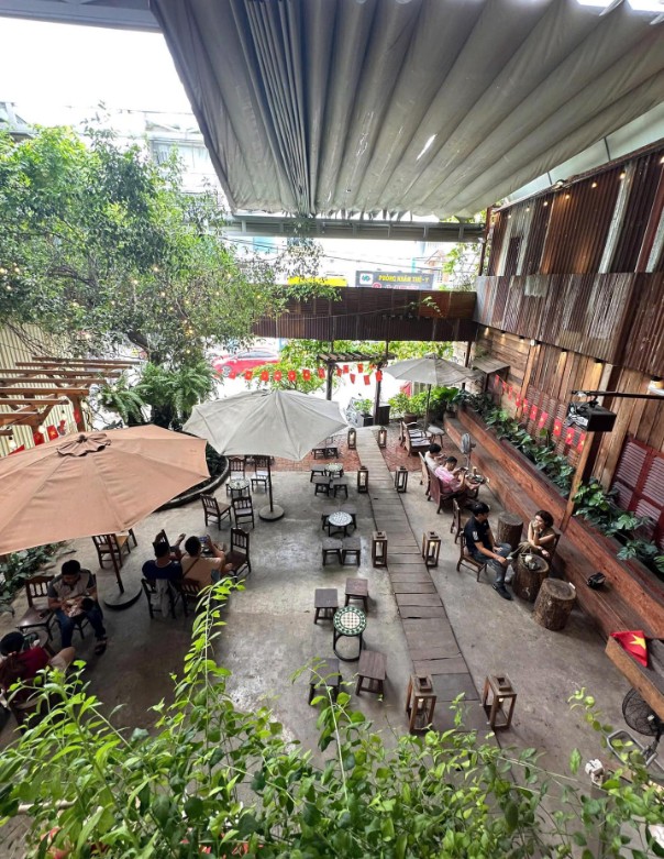 Quán café sân vườn nhà gỗ tại Gò Vấp 500m² giá 55 triệu - Không gian check-in độc đáo!