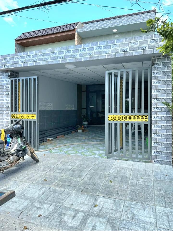 Nhà mới 150m² tại Châu Thành, Tây Ninh - Giá 1.68 tỷ, tặng nội thất!