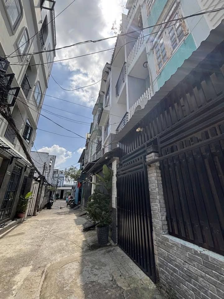 Nhà 3 tầng 160 Nguyễn Văn Quỳ, 60m² giá chỉ 7 tỷ - Sẵn sàng công chứng ngay!