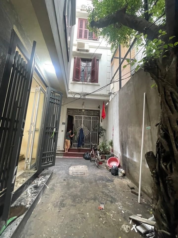 Nhà phố Triều Khúc Thanh Xuân 20m² giá 2 tỷ - Thiết kế 5 tầng, sẵn sàng vào ở!