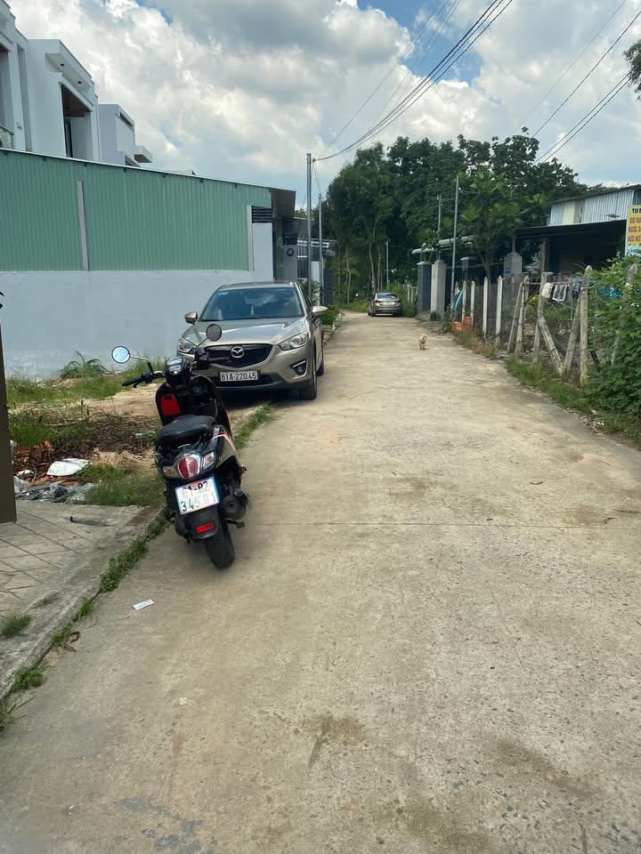 Nhà Gác Lững 114m² giá 2 tỷ 750 triệu - Gần Ủy ban phường và Chợ Bưng Cầu!