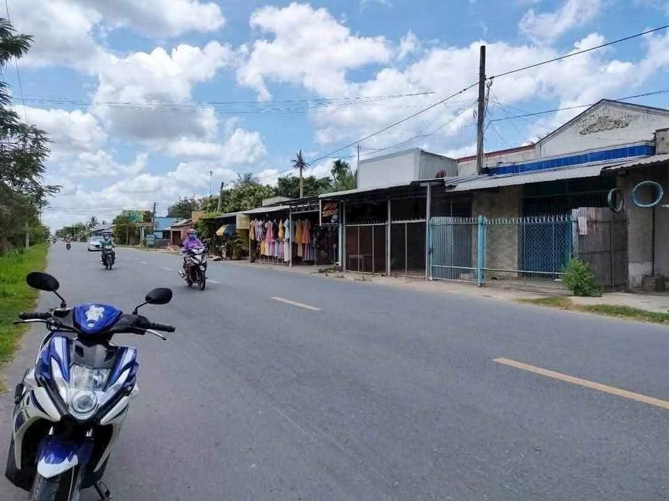 Nhà mặt tiền ĐT-885, Lương Hòa, 81m² giá 1.7 tỷ - Nội thất cao cấp, sẵn sàng ở ngay!