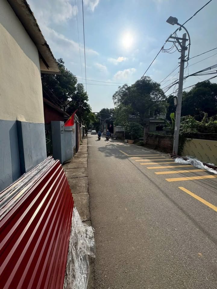 FrontHouse Tùng Thiện 49m² giá 2 tỷ - Kinh doanh sầm uất!