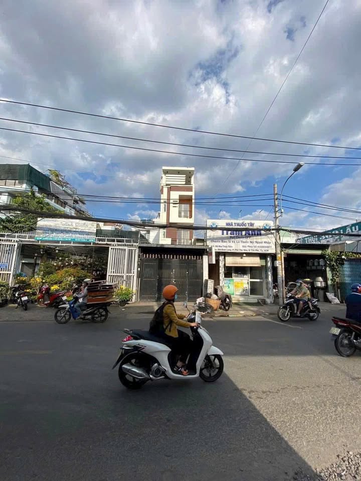 Cho thuê nguyên căn mặt tiền kinh doanh Bình Long, Q.Tân Phú 120m² - Giá 20 triệu/tháng