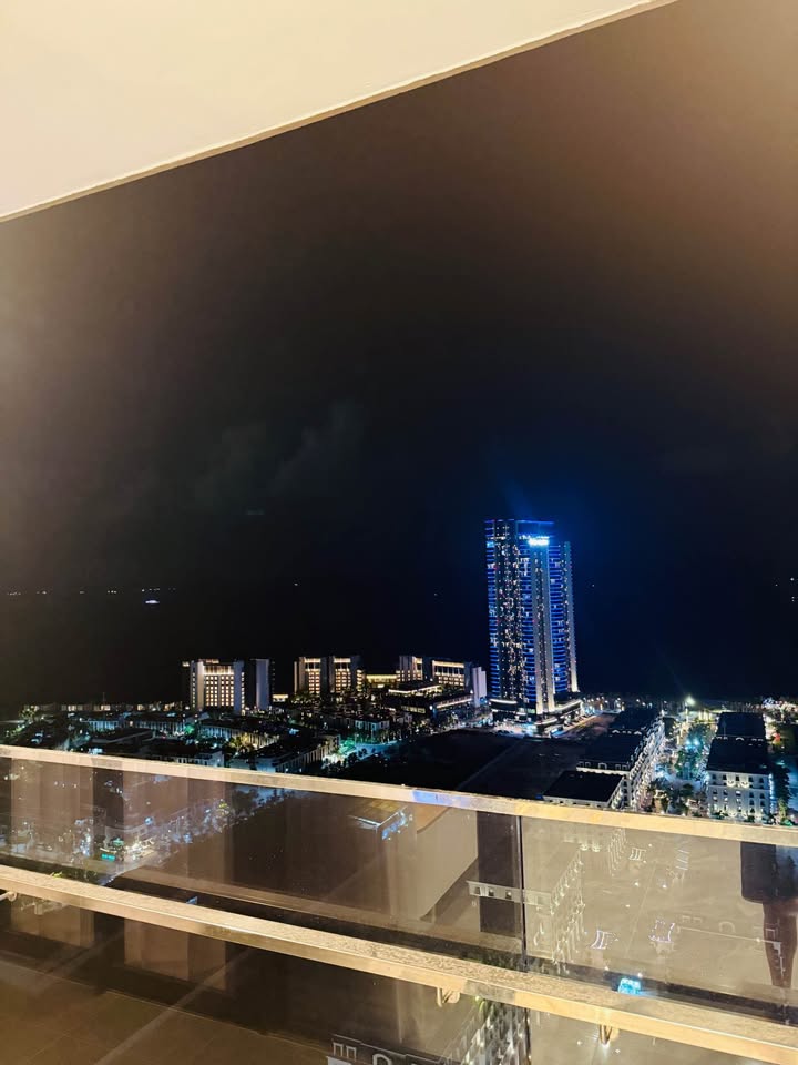 Căn hộ ICON40 Hạ Long 67m² giá 4.75 tỷ - Full nội thất cao cấp, chỉ việc ở!