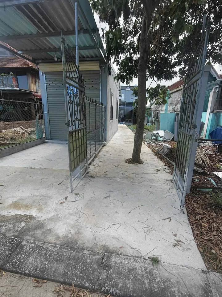 Đất đẹp mặt đường Lê Quý Đôn 222m² giá 4 tỷ - Bán gấp tặng nhà cấp 4 và ốt kinh doanh!