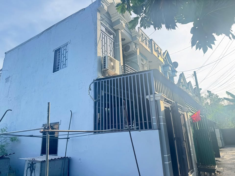 Nhà 2 tầng 39m² tại Ấp 3, Bà Điểm, giá chỉ 1.95 tỷ - Sổ hồng chính chủ!