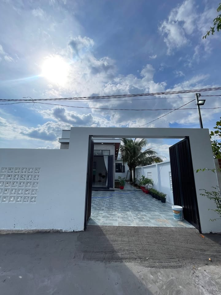 Nhà vườn mini xã Mỹ Hạnh Nam 195m² giá 2.2 tỷ - Sổ hồng chính chủ, ô tô vào tận nhà!