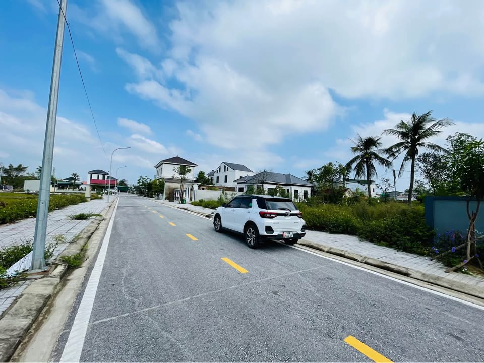 Đất Hưng Đông Vinh 60m² giá 1.9 tỷ - Đường 15m vỉa hè thông thoáng!