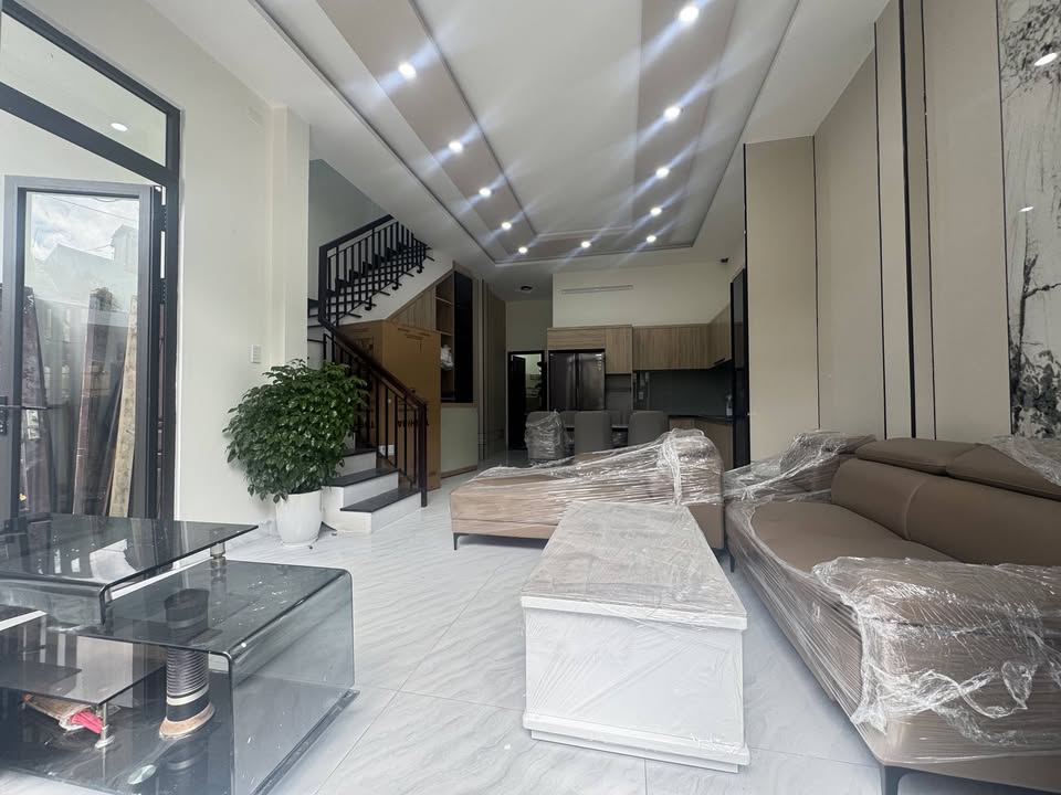 Nhà 2 tầng mới đẹp Đà Nẵng 65m² giá 4.55 tỷ - Full nội thất, dọn vào ở ngay!
