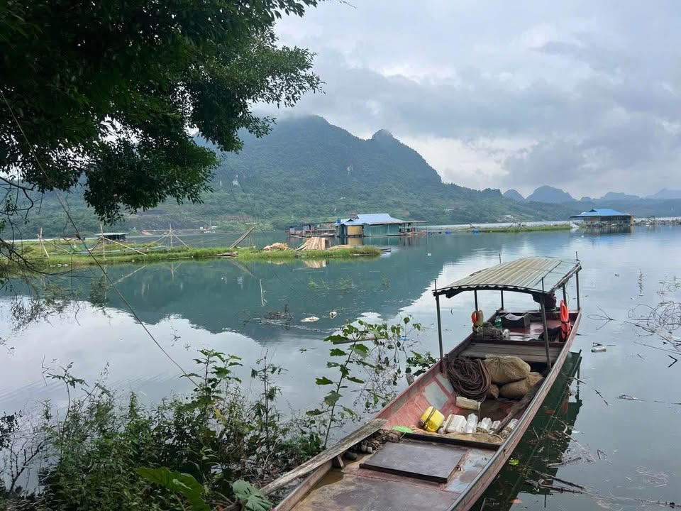 Đất Bám Hồ Hòa Bình 744m² giá 3 tỷ - View cực đẹp sát mép nước!