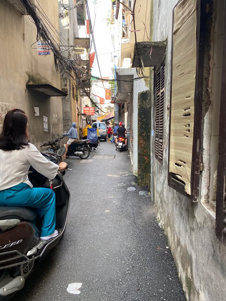 Nhà riêng Trương Định Hoàng Mai 50m² giá 10.3 tỷ - Thiết kế hiện đại và tiện ích đa dạng!