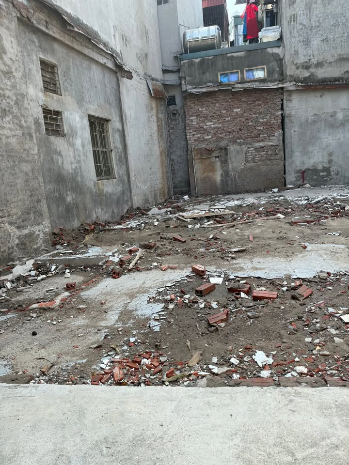 Nhà riêng đường Nguyễn Khoái, phường Vĩnh Hưng 40m² giá 6 tỷ - Sổ đỏ chính chủ, gần tiện ích!