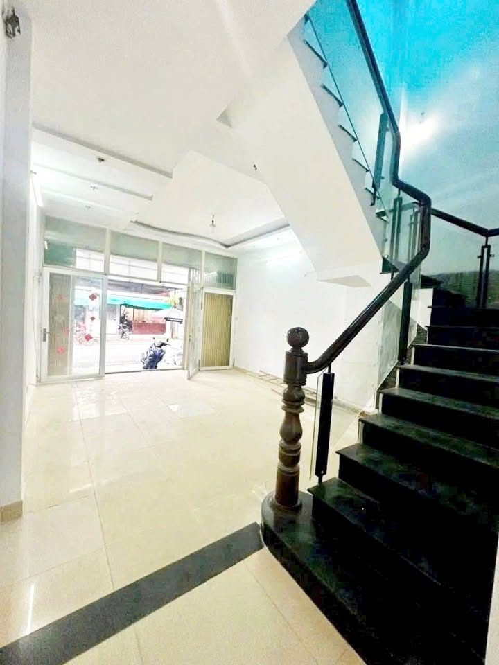 Nhà nguyên căn cho thuê mặt bằng kinh doanh đường Huỳnh Thị Hai 100m² - Vị trí đắc địa, giá chỉ 12 triệu/tháng!