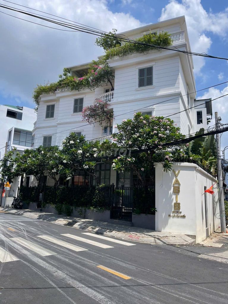 Cho thuê nguyên căn văn phòng 15m x 20m, Thảo Điền, 135 triệu - Khu dân trí cao