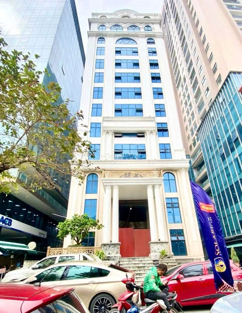 Building Mặt Tiền Đường Nguyễn Du, Quận 1, 2500m² - Kinh doanh ngay!