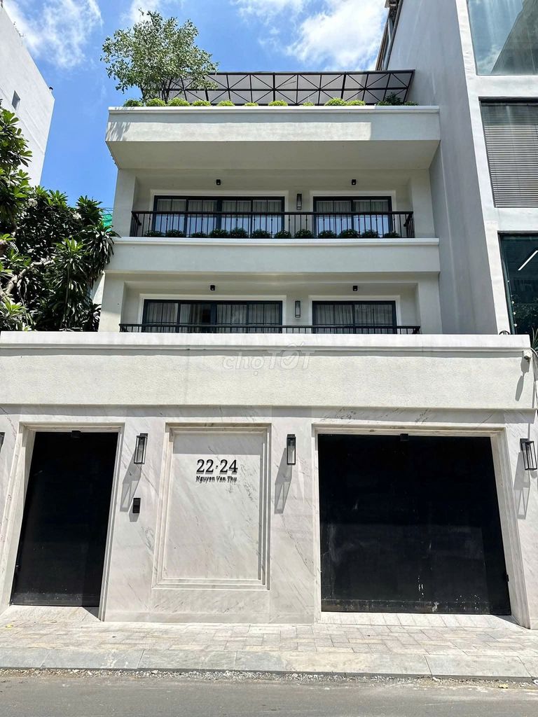 Nhà Mặt Tiền Đường Nguyễn Văn Thủ, Quận 1, Diện tích 450m² - Kinh doanh sầm uất!