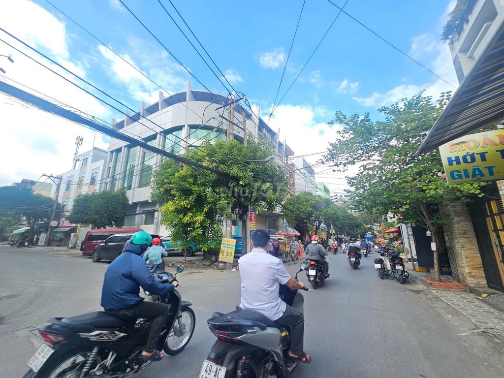 Nhà Chính Chủ Góc 2 Mặt Tiền Đường Ni Sư Huỳnh Liên 1200m² giá 140 triệu - Vị trí đắc địa cho kinh doanh!