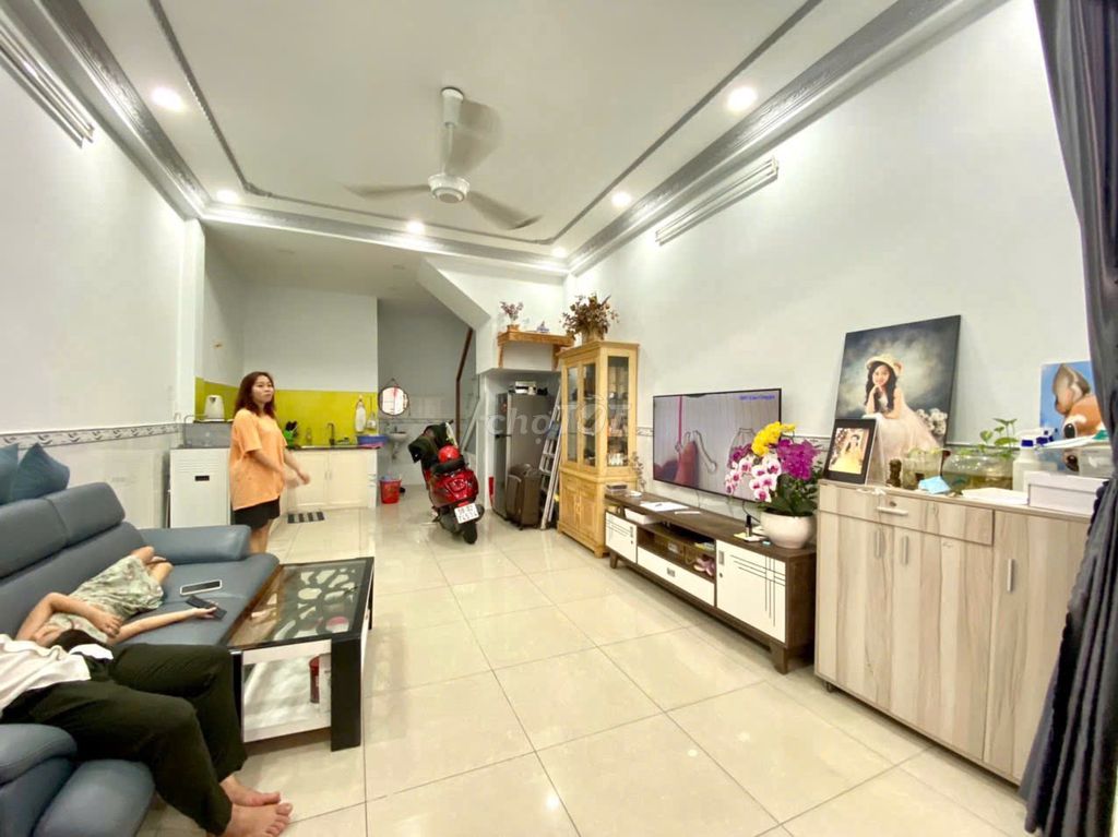 Nhà hẻm ba gác Phạm Văn Bạch, Quận Tân Bình 40m² giá 4 tỷ - Nhà mới, khu dân trí cao!