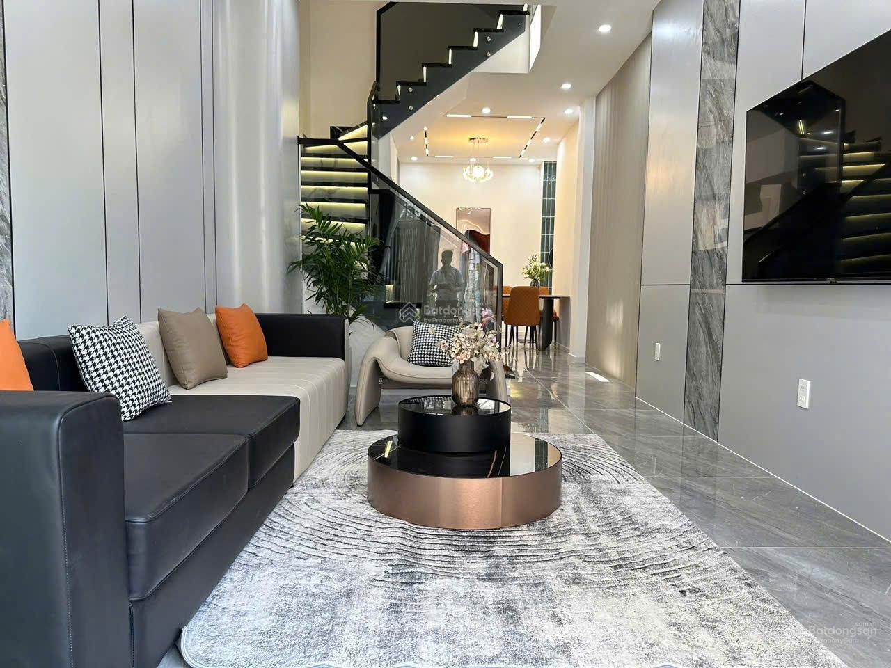 Cho thuê nhà 4 tầng kiệt 311 Nguyễn Hoàng 53m² giá 20 triệu - Đường ô tô vào tận nơi!