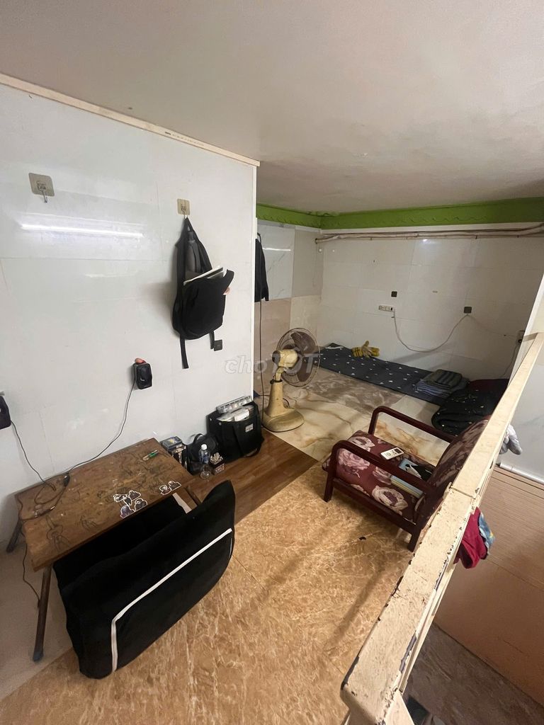 Phòng cho thuê có gác 22m² ngay mặt tiền Lê Lâm - Chính chủ, đầy đủ nội thất!