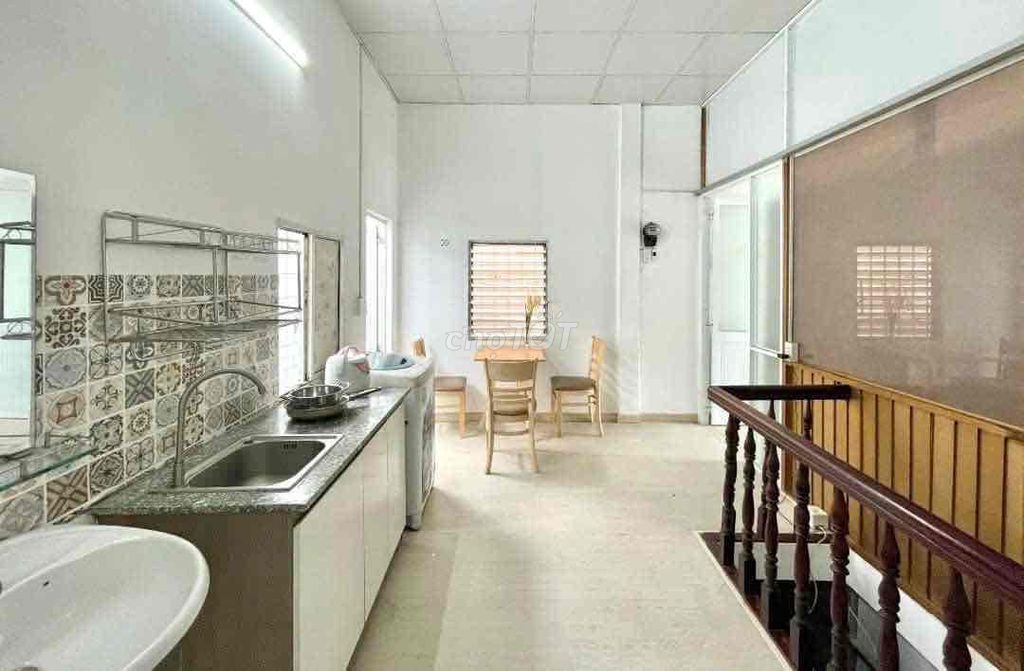 Căn hộ 2 phòng ngủ 70m² tại Ngã Tư Bảy Hiền - Ban công riêng, không giới hạn người ở!