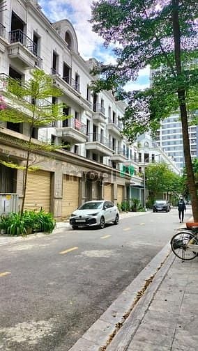 Nhà phố kinh doanh Nguyễn Khiêm Ích, Gia Lâm 435m² giá 21 tỷ - Vị trí đắc địa, sổ đỏ chính chủ!