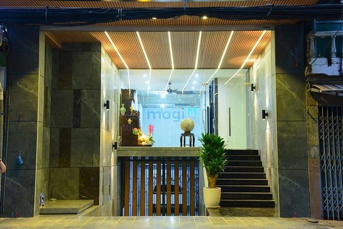 Cho thuê nhà mặt đường Hoàng Hoa Thám, Ba Đình, 300m² - Nhà mới xây đẹp, tiện làm văn phòng!