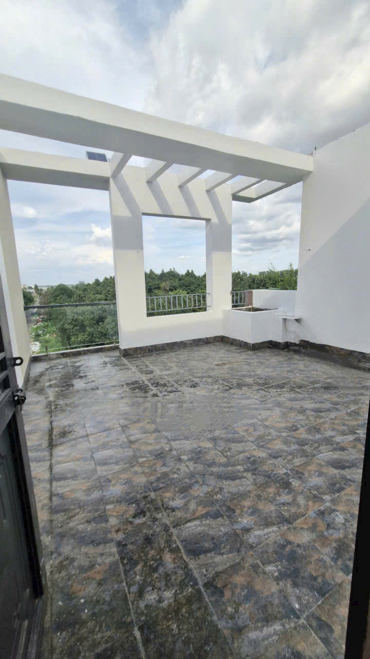 Nhà trệt 3 lầu KDC 586, Cần Thơ 100m² giá 8 triệu - Vị trí đẹp, thuận tiện kinh doanh!