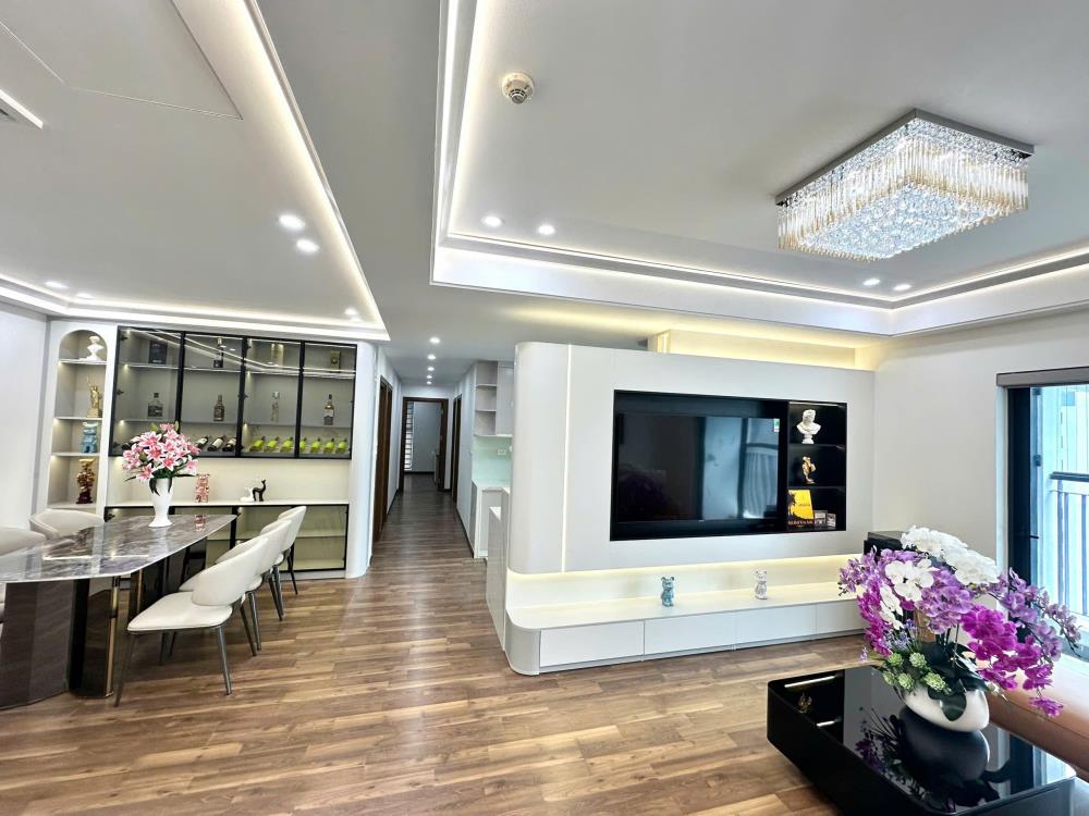 Căn hộ R2 Goldmark City 116.1m² giá 10 tỷ - Sang trọng, đầy đủ nội thất!