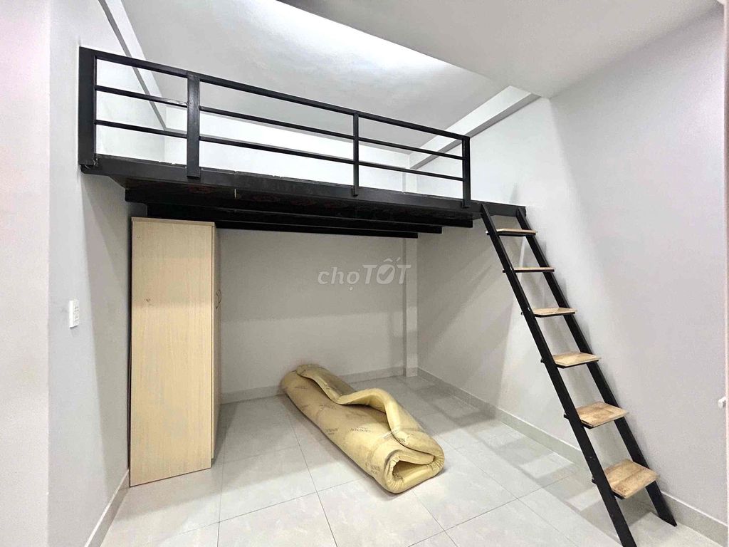 Phòng trọ giá rẻ 30m² mặt tiền đường Phạm Văn Chí Q6 - Full nội thất, an ninh tuyệt đối!