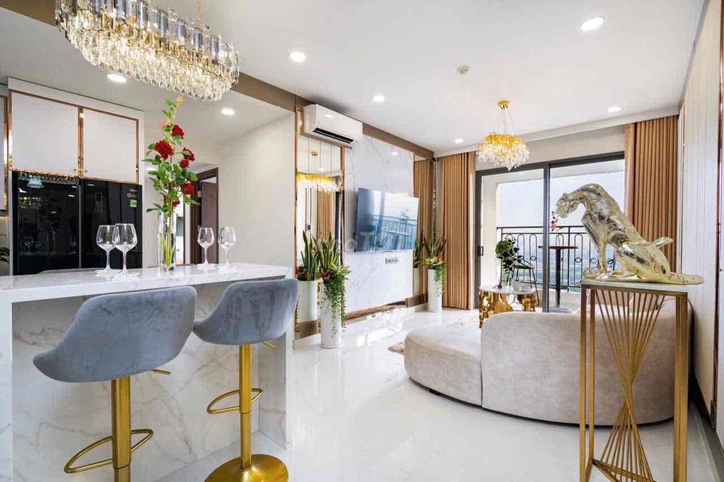 Căn hộ Saigon Royal Quận 4 86m² giá 26 triệu - Nội thất cao cấp, tiện ích miễn phí!