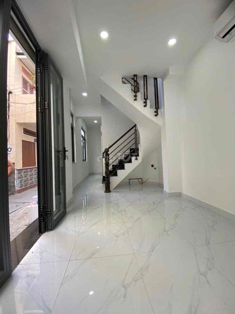 Nhà nguyên căn 2PN 3WC mới gần công viên Gia Định - Giá 10 triệu