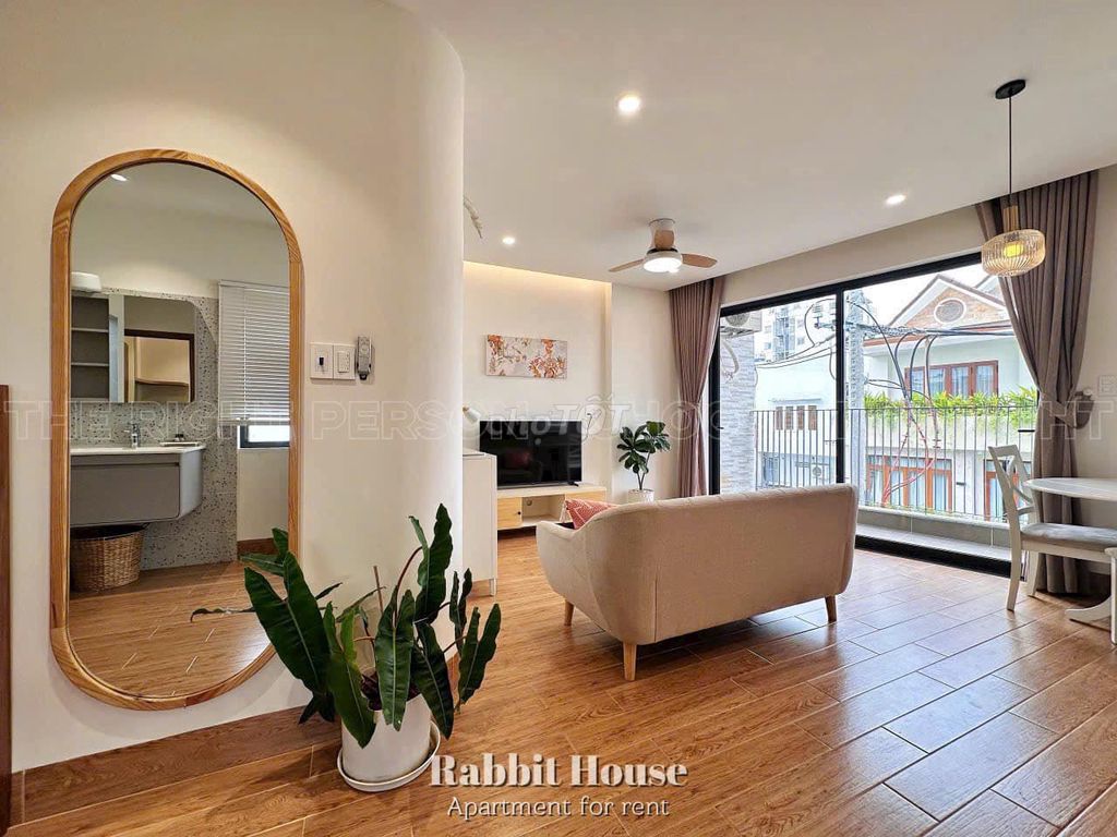 Căn hộ 1PN ngay Ngã Tư Hàng Xanh 45m² giá 9.5 triệu - Full nội thất chỉ cần dọn vào ở!