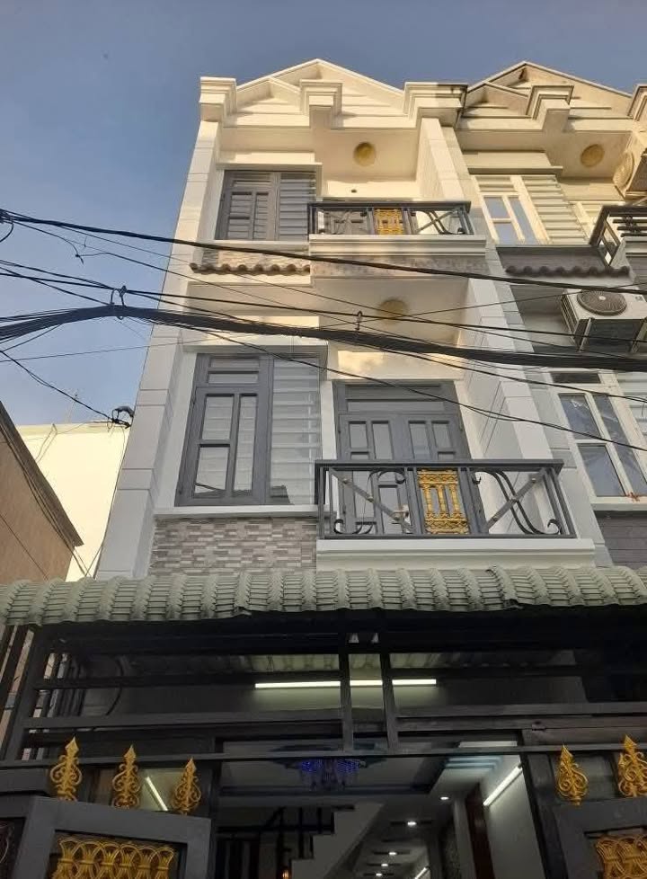 Nhà 3 tầng tại Thới An, Quận 12, 35m² giá 2.3 tỷ - Sổ hồng chính chủ!