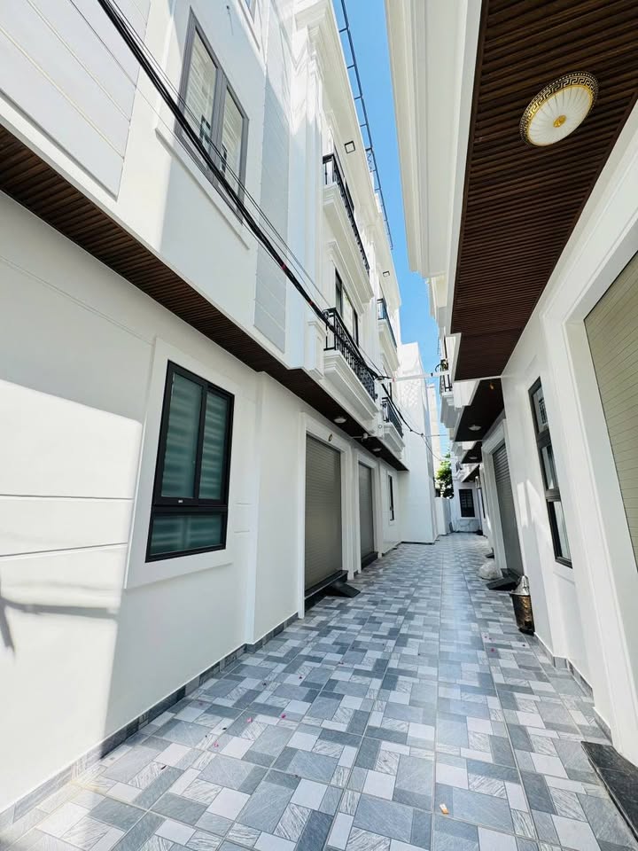 Nhà 4 tầng Lê Hồng Phong, Đông Khê, 45m² giá 3.65 tỷ - Đỗ xe tải tận cửa!