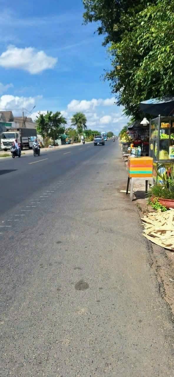 Cho thuê nền mặt tiền Quốc lộ 1A 220m² - Thích hợp mở quán cà phê và kho bãi!