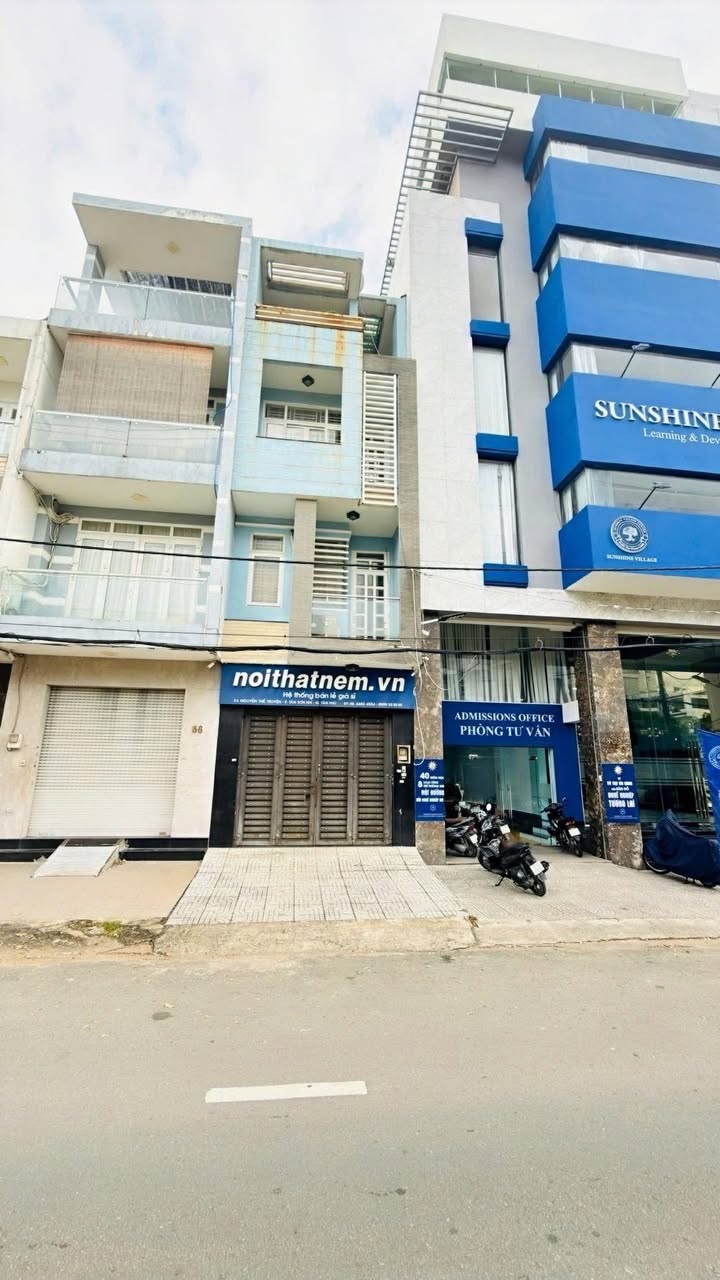 Nhà mặt tiền Nguyễn Thế Truyện, Tân Sơn Nhì 72m² giá 13.8 tỷ - Vị trí đắc địa, tiềm năng sinh lời!