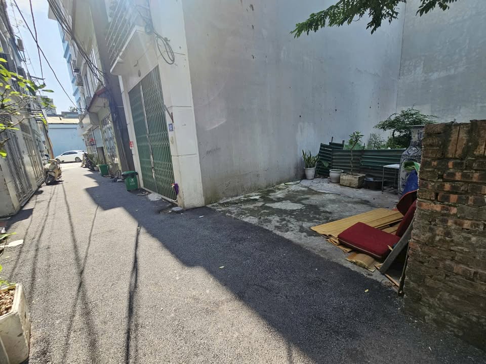 Đất Phúc Lợi Long Biên 46m² giá 6.1 tỷ - Sổ đỏ chính chủ, gần Vinhomes Riverside!