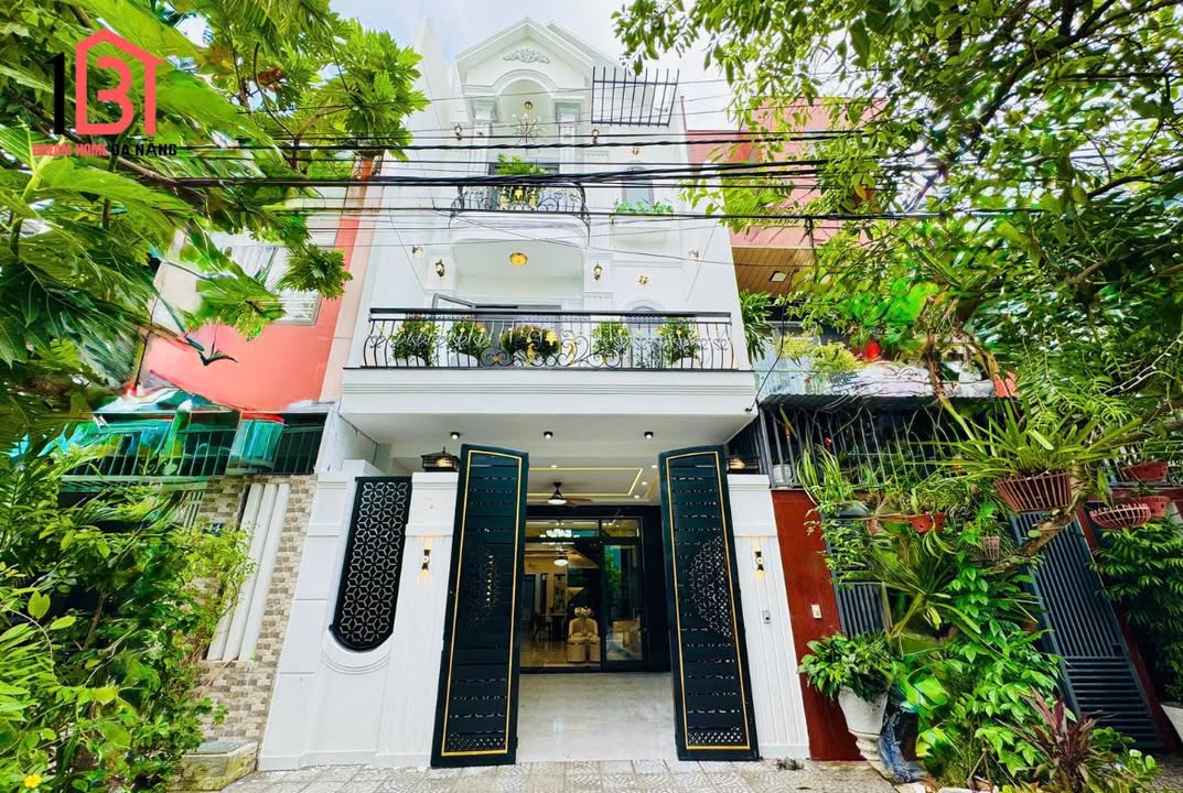 Nhà Tân Cổ Điển 85m² đường Bàu Năng, Thanh Khê - Đẹp, sang trọng, sẵn sàng vào ở!