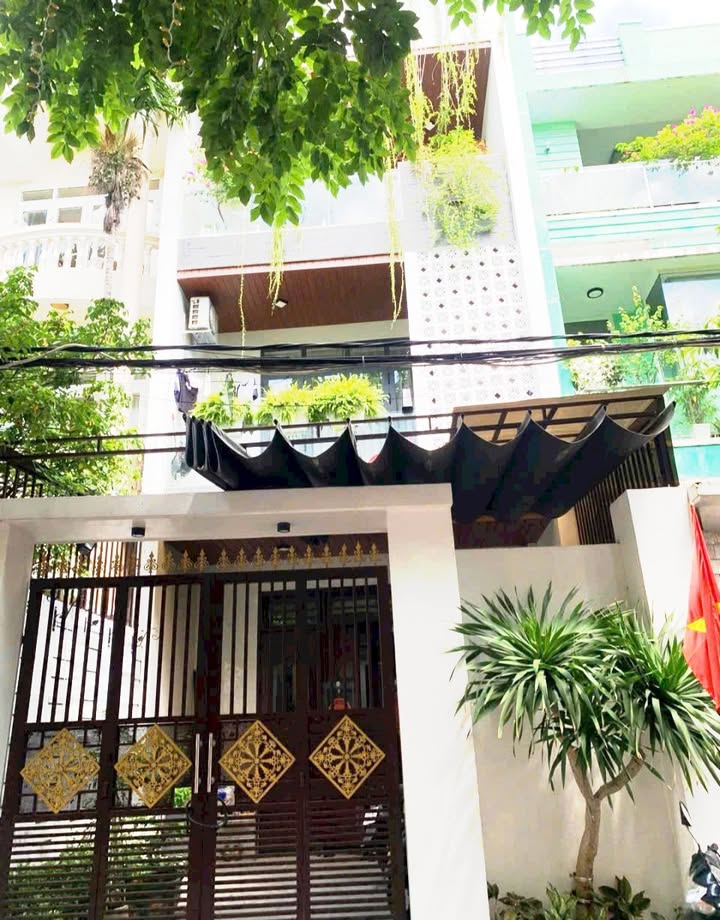 Bán nhà mặt phố Nguyễn Thành Hãn 110m² giá 8 tỷ - Kinh doanh ngay!